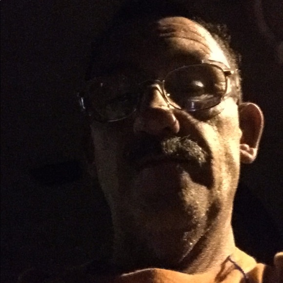 Meet your Posher, Chris - Picture 1 of 1